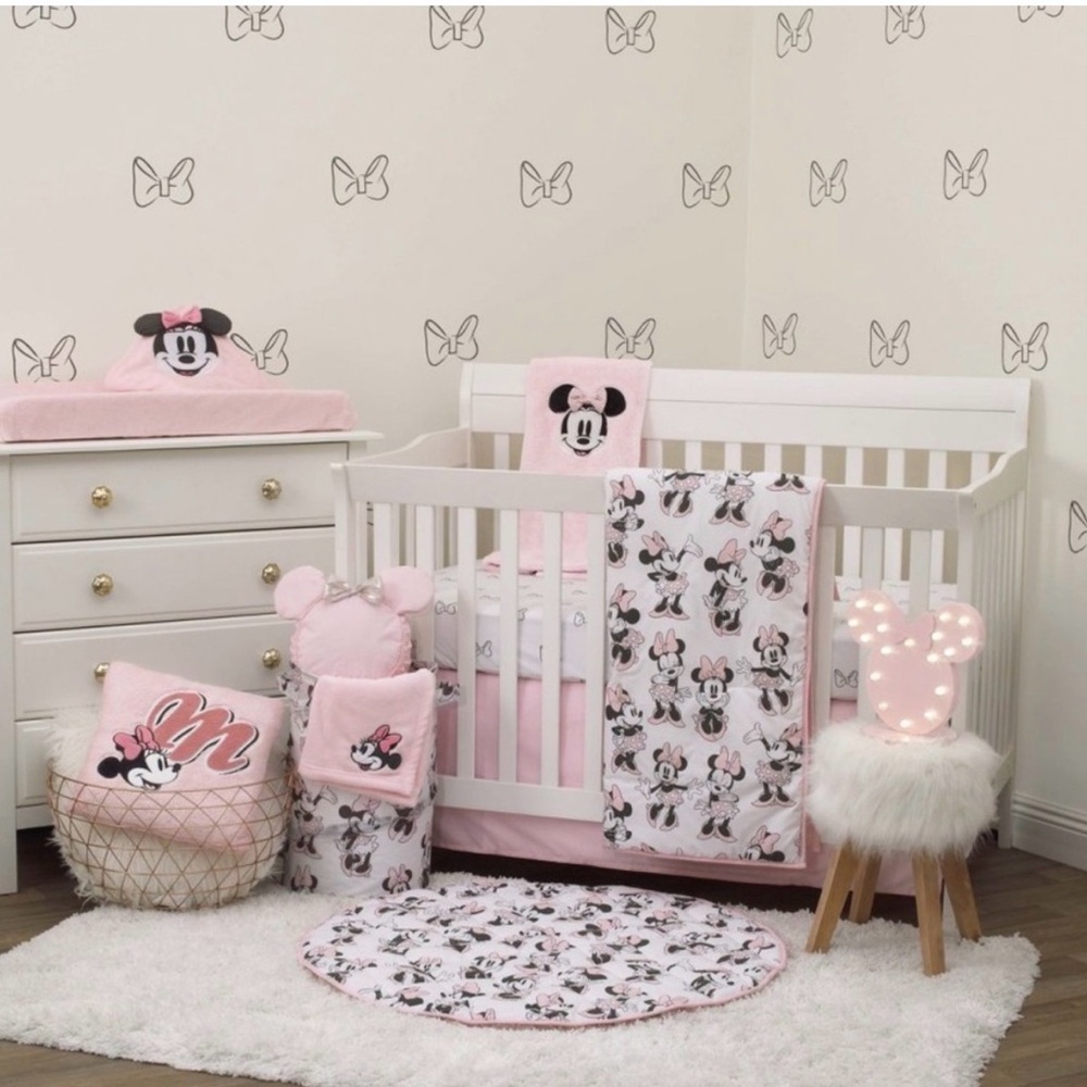 Disney Minnie Mouse Pink and White Nursery Collection